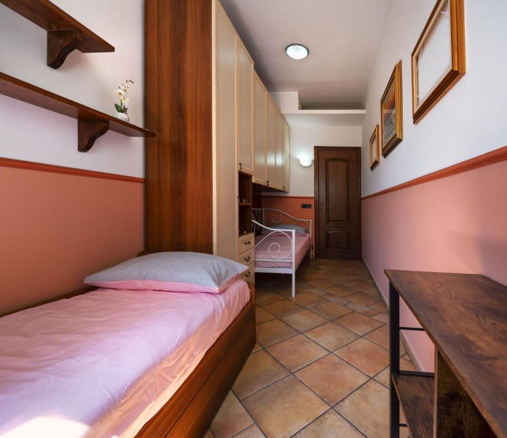 Affittacamere Le Palme Ospedaletti Buitenkant foto