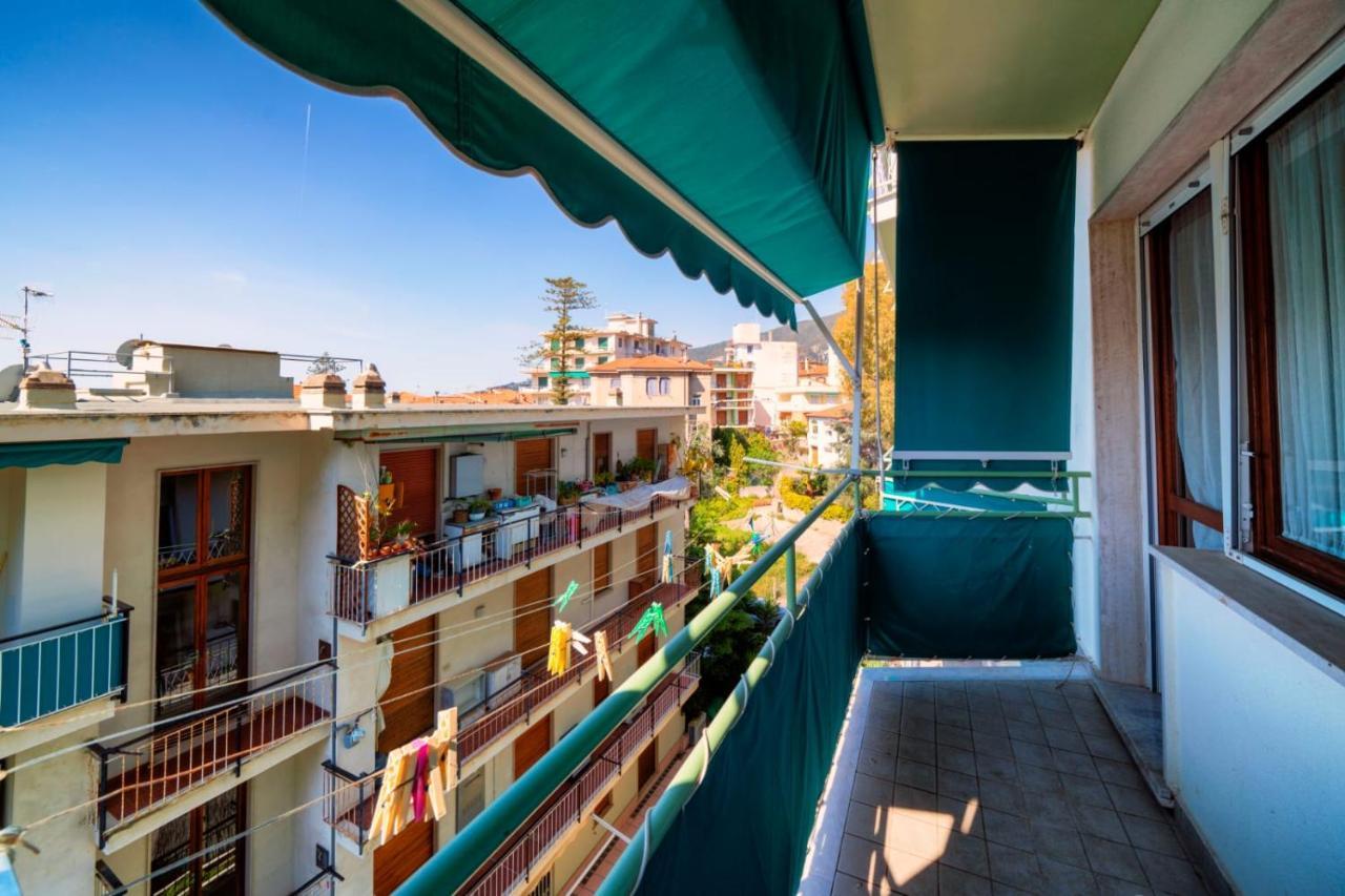 Affittacamere Le Palme Ospedaletti Buitenkant foto